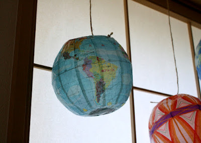 地球儀の紙風船