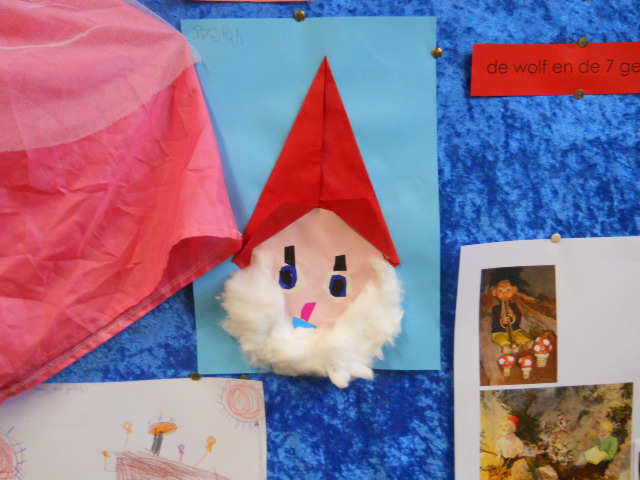 Grabbelbak: Knutselen van een kaboutertekening en een taarttekening