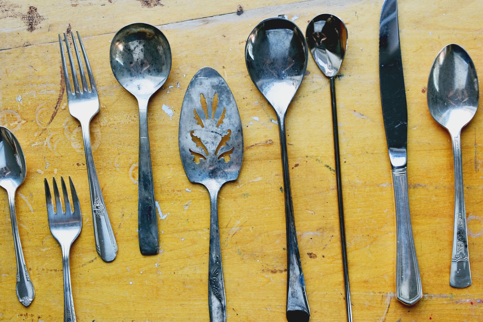 Woman in Real Life How to Clean Silverplated Flatware Quickly