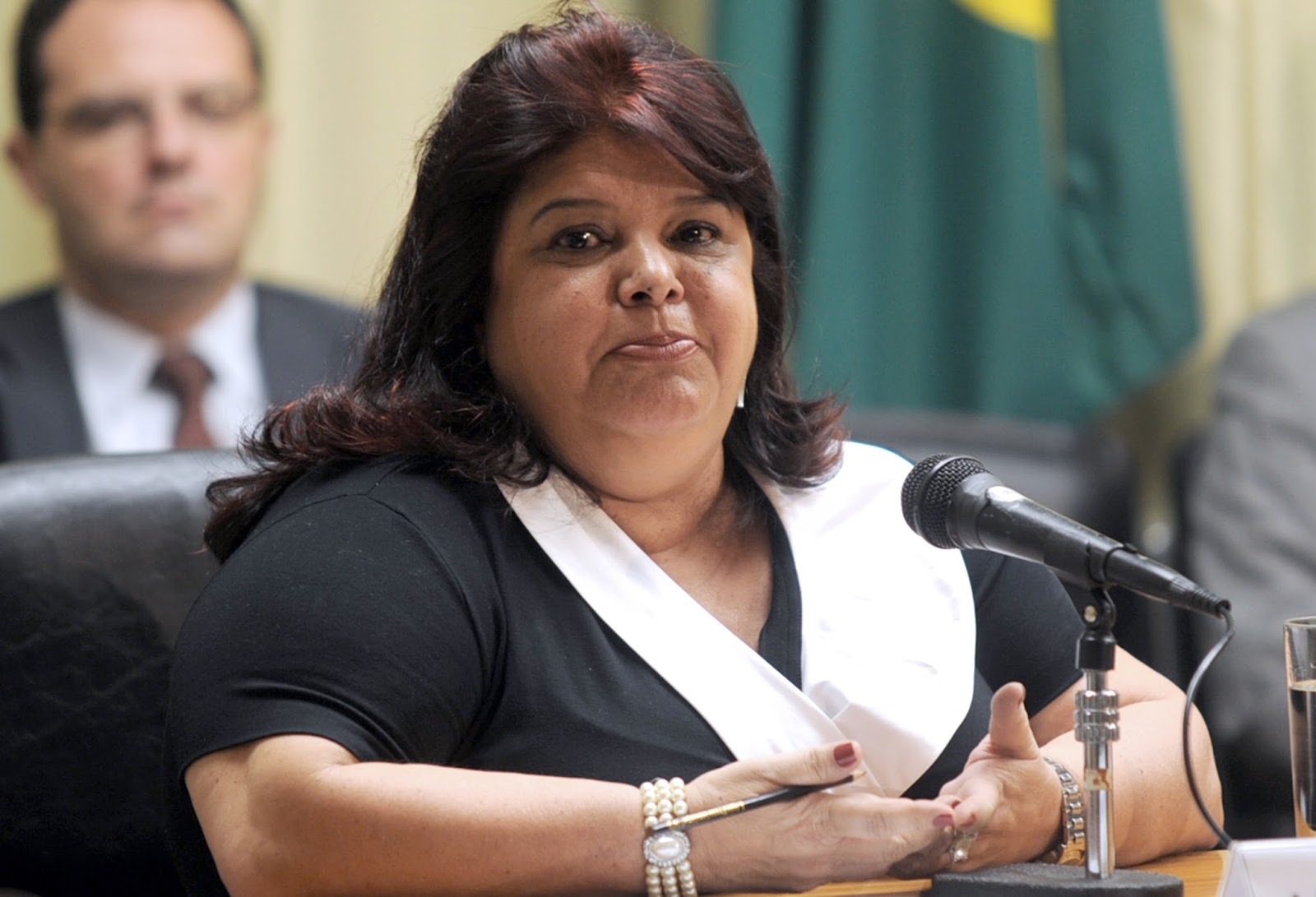Folha Política Filha de Luiza Trajano recebeu meio milhão pela Lei para publicar livro Folha Política Filha de Luiza Trajano recebeu meio milhão pela Lei para publicar livro