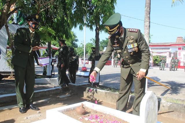 Ziarah dan Tabur bunga HUT TNI dan Kodam IV/Diponegoro berlangsung TMP Swargoloyo Sukoharjo