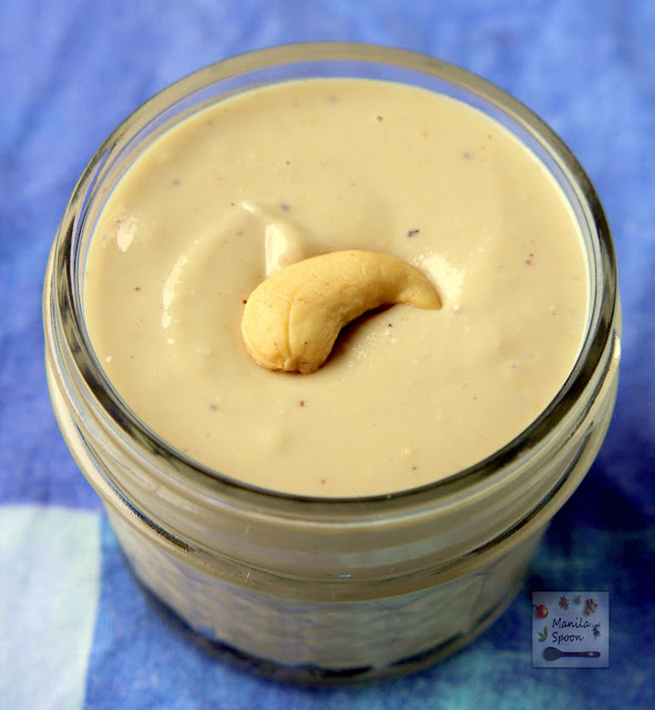 Just 2 ingredients to make your own all-natural, very tasty and super creamy Cashew Butter.  Gluten-free, vegan, low-carb, paleo-friendly and so easy to make! | manilaspoon.com