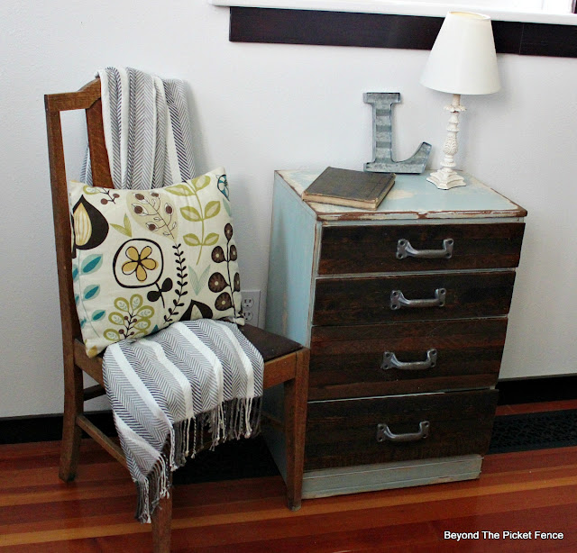 industrial, end table, nightstand, rustic, reclaimed wood, salvaged, chippy paint, DIY, http://bec4-beyondthepicketfence.blogspot.com/2015/08/rustic-industrial-chest-of-drawers.html