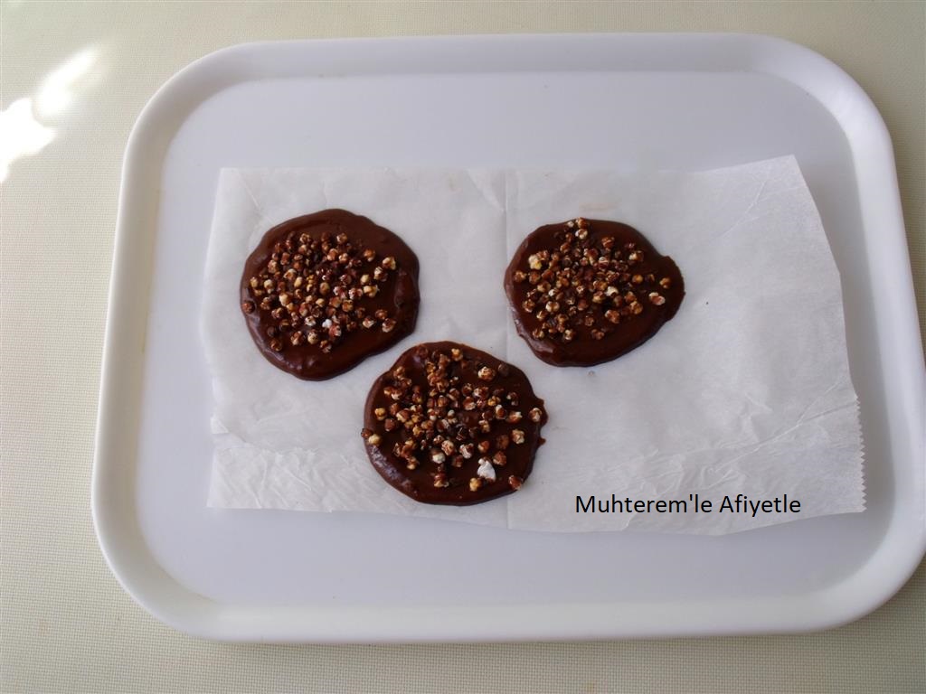 Muhterem�le Afiyetle KARABUĞDAY PATLAKLI ÇİKOLATA