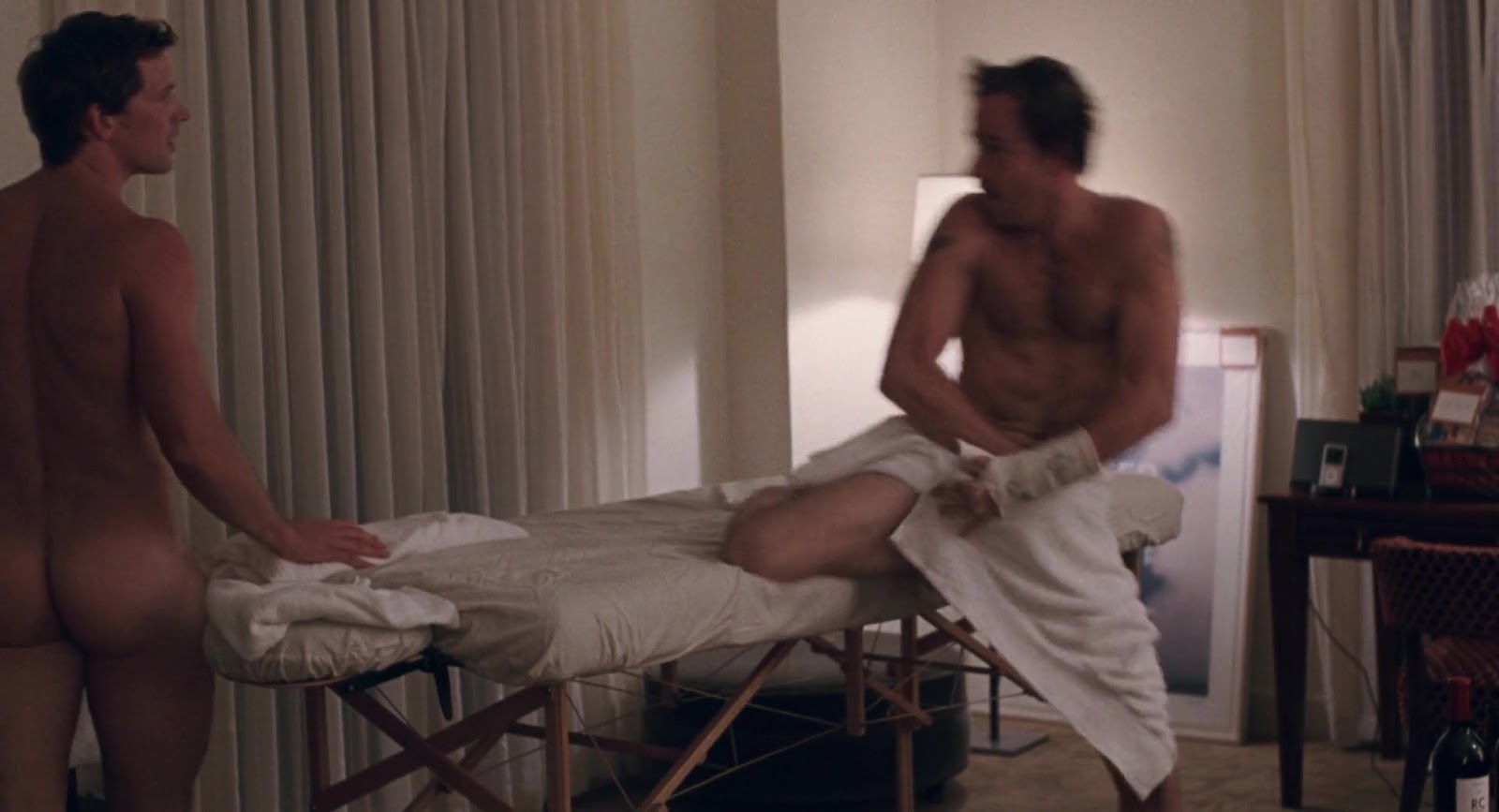 Paul Greene Mostra Il Sedere & Stephen Dorff Shirtless.