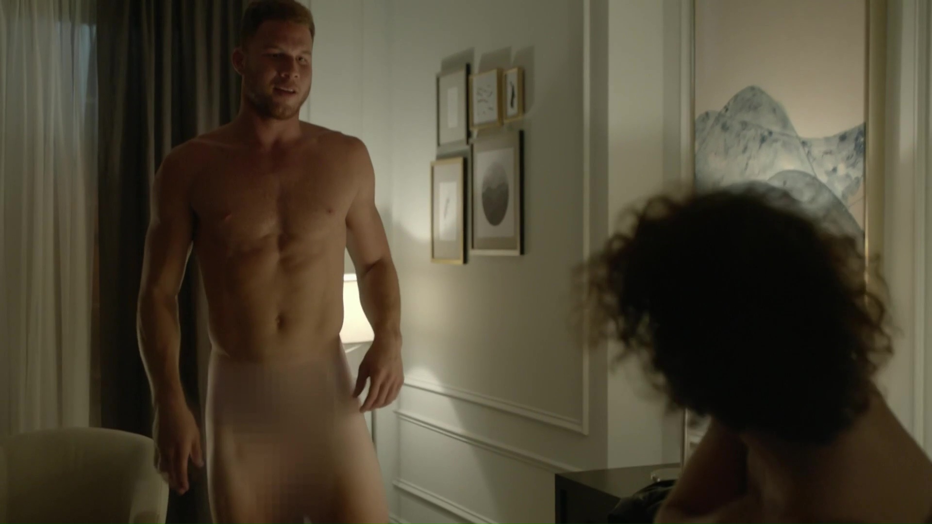 Blake Griffin shirtless in Broad City 3-07 "B&B-NYC" .