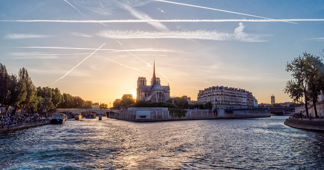 El Ángel del Bien Al borde del Sena