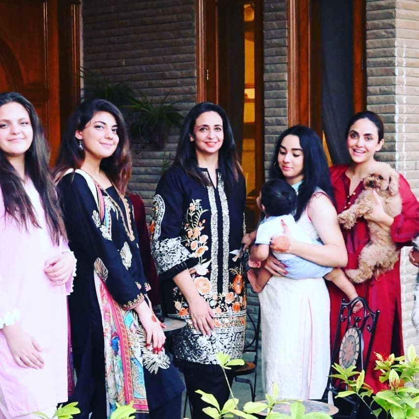 Nadia Khan First Time Shares Complete Family Pictures