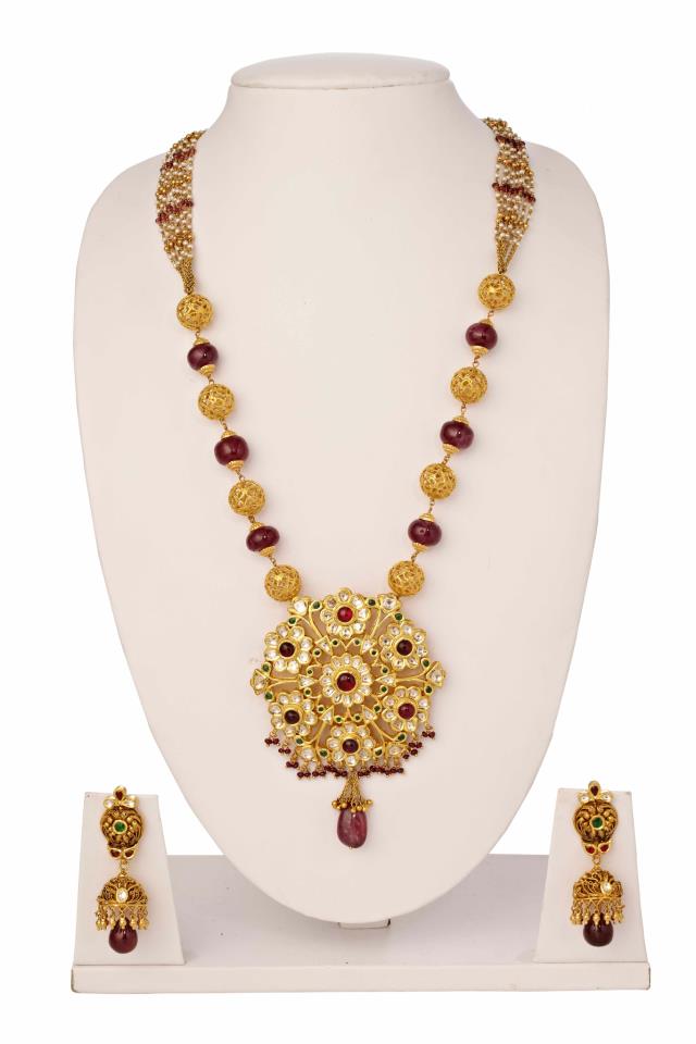 Indian Jewellery and Clothing Divine temple jewellery