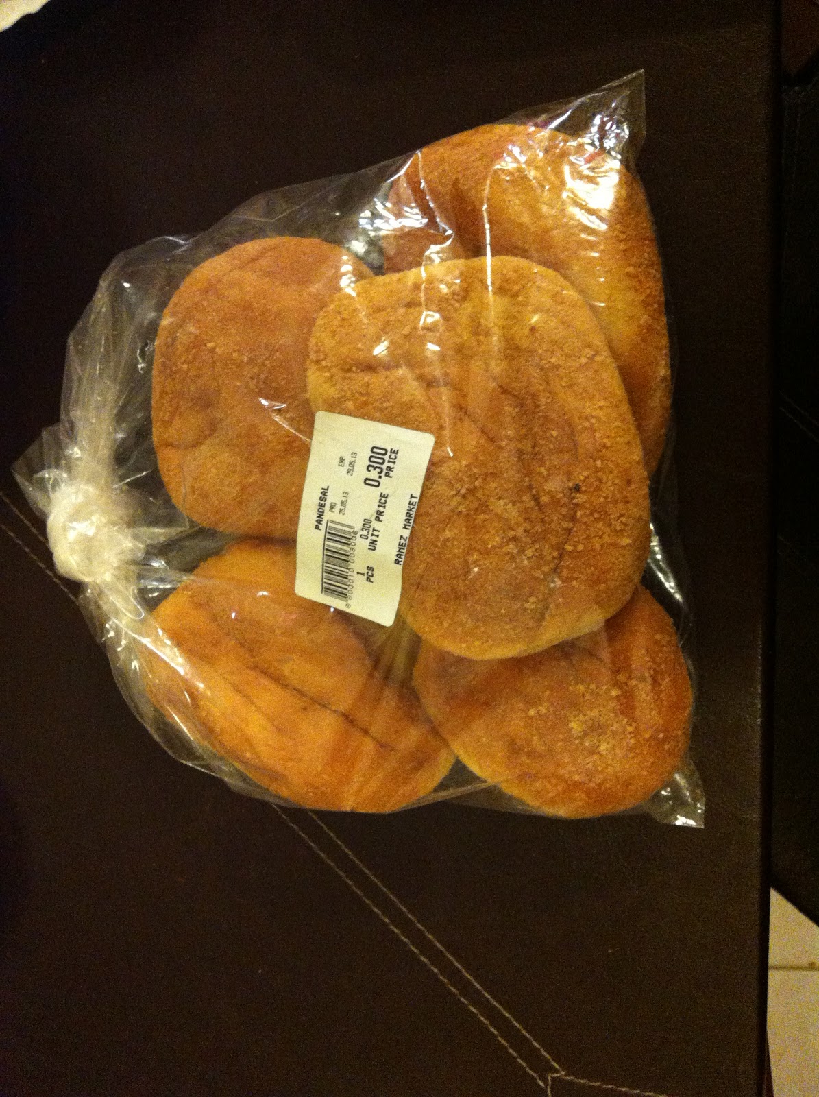 Expat in Oman Pandesal and other Filipino breads