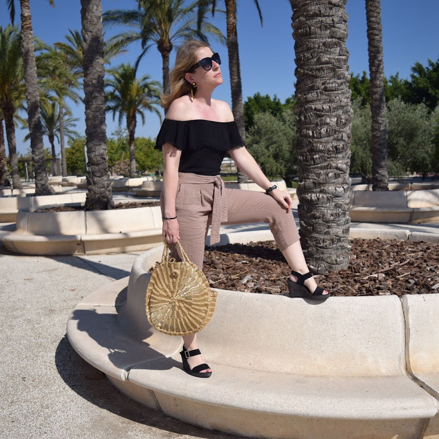 crop_pant_and_offshouldres 