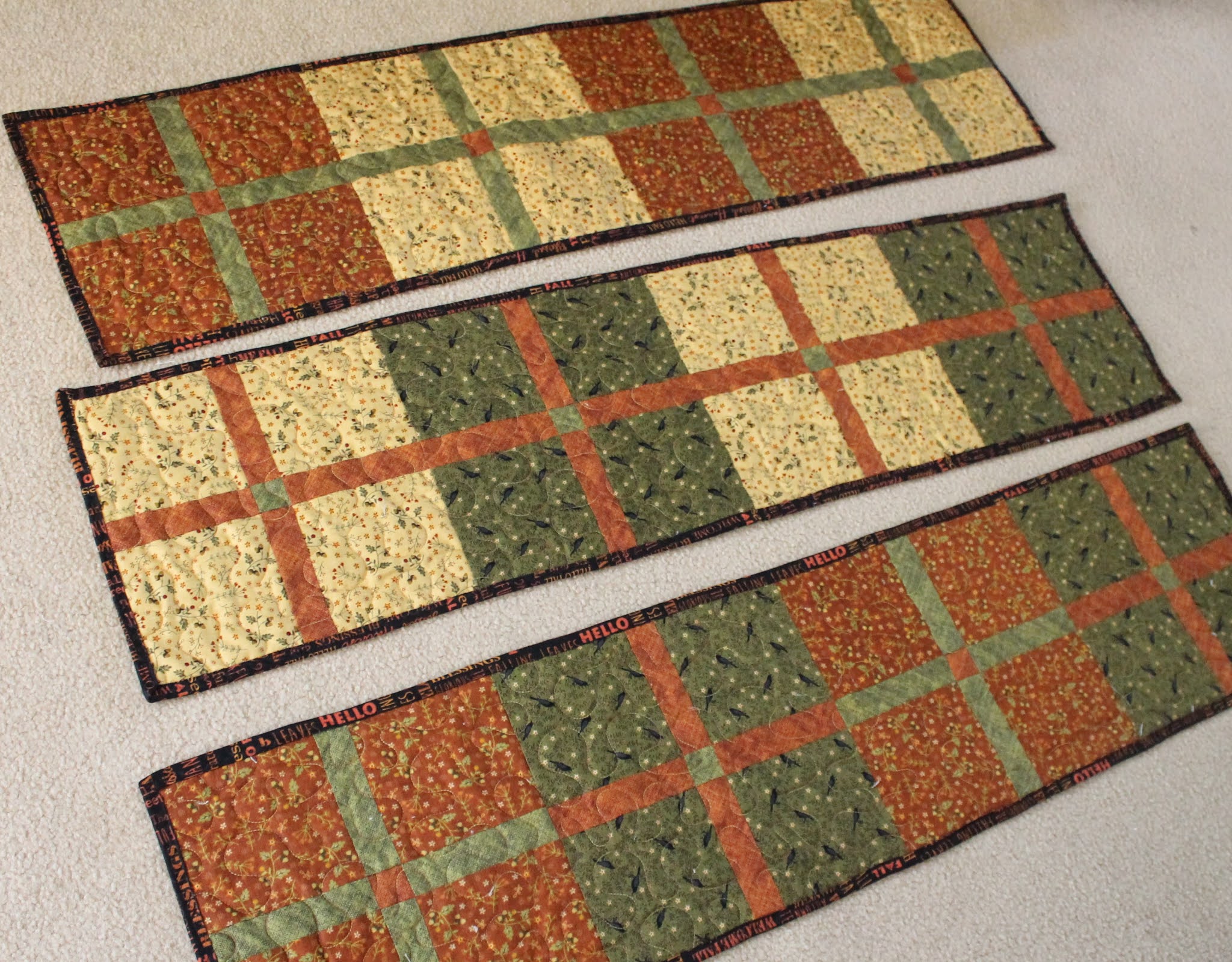 SunShine Sews... Craft Fair Table Runners