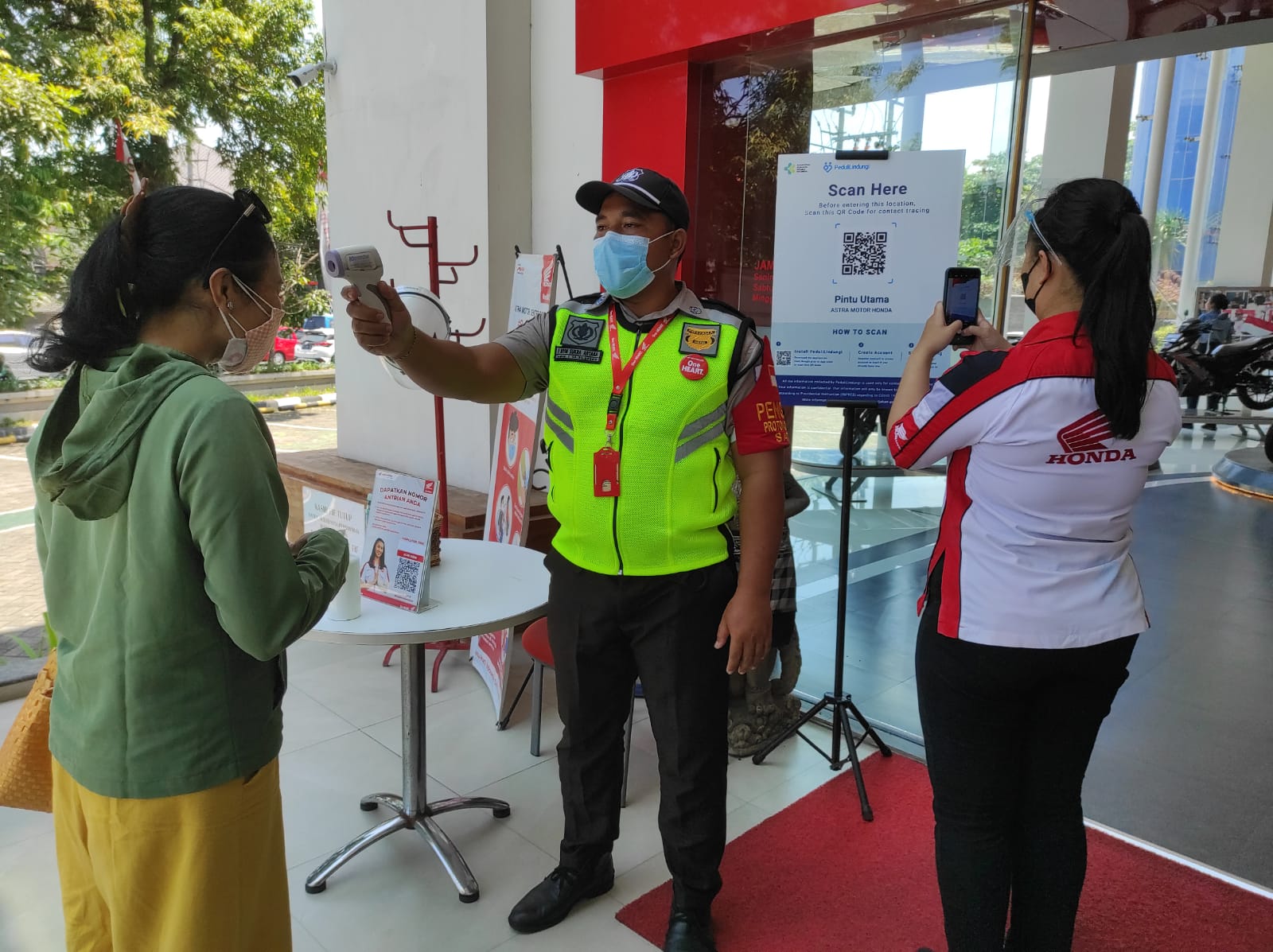 Dilengkapi Barcode PeduliLindungi, Showroom Astra Motor Bali Terapkan Standar Kesehatan