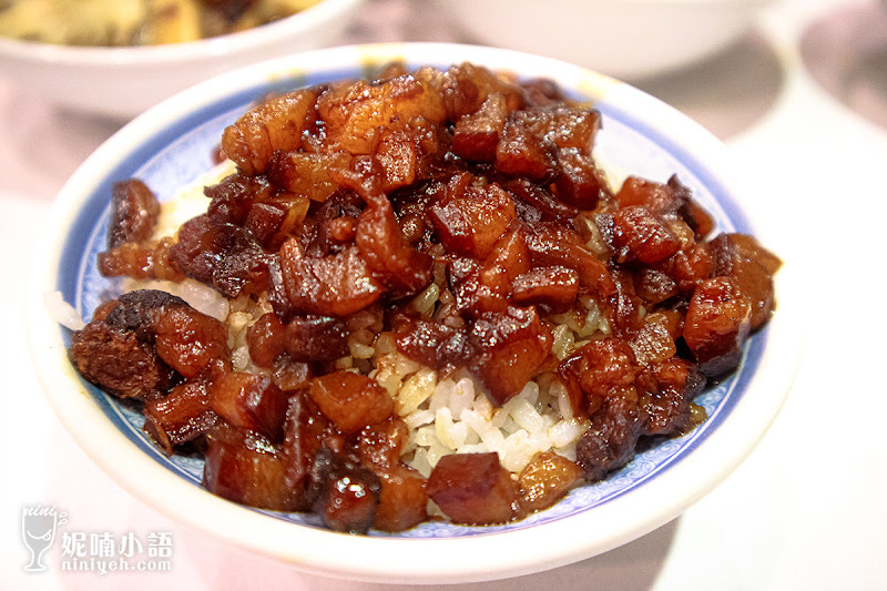 【華西街夜市美食】小王煮瓜。必比登!網評盛讚『黑金滷肉飯』 【華西街夜市美食】小王煮瓜。必比登!網評盛讚『黑金滷肉飯』
