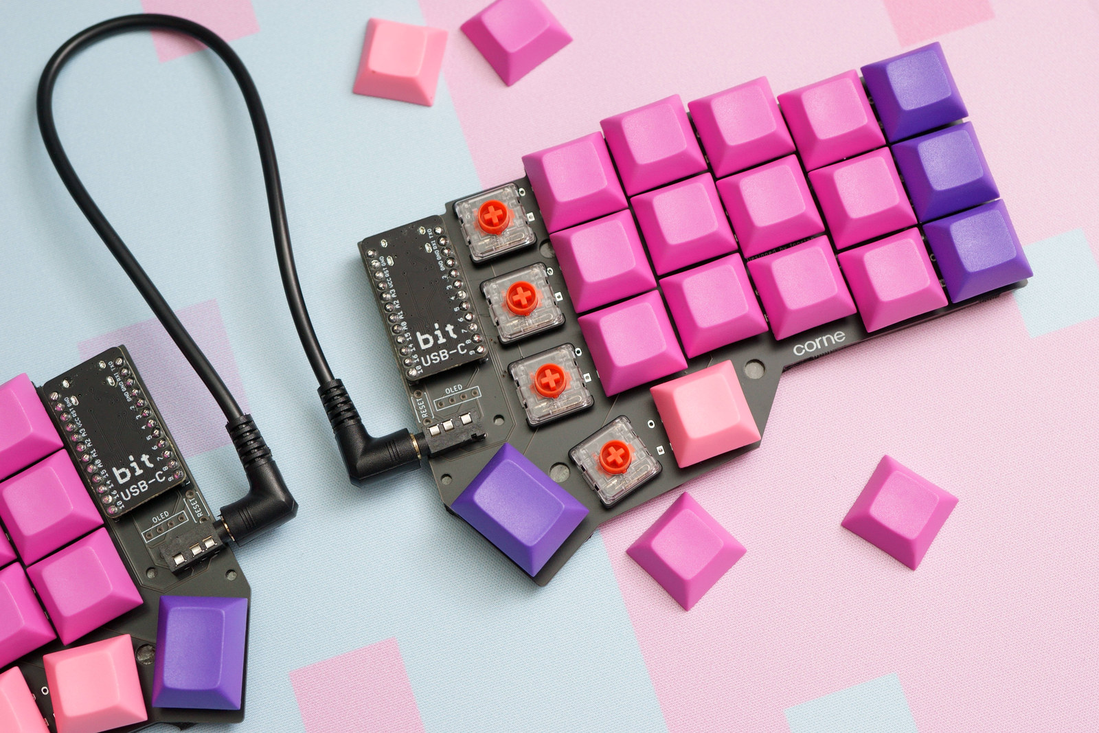 小鍵盤展示間 Corne Light v2 Low edition MX 軸心矮軸