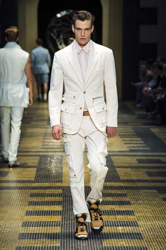 Menhairstyle: Versace Spring Summer 2013 Mens Fashion Show First Look