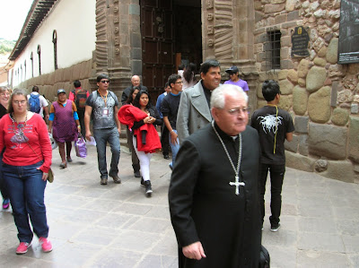 Mons. Juan Antonio Ugarte, Cusco, Perú, La vuelta al mundo de Asun y Ricardo, round the world, mundoporlibre.com