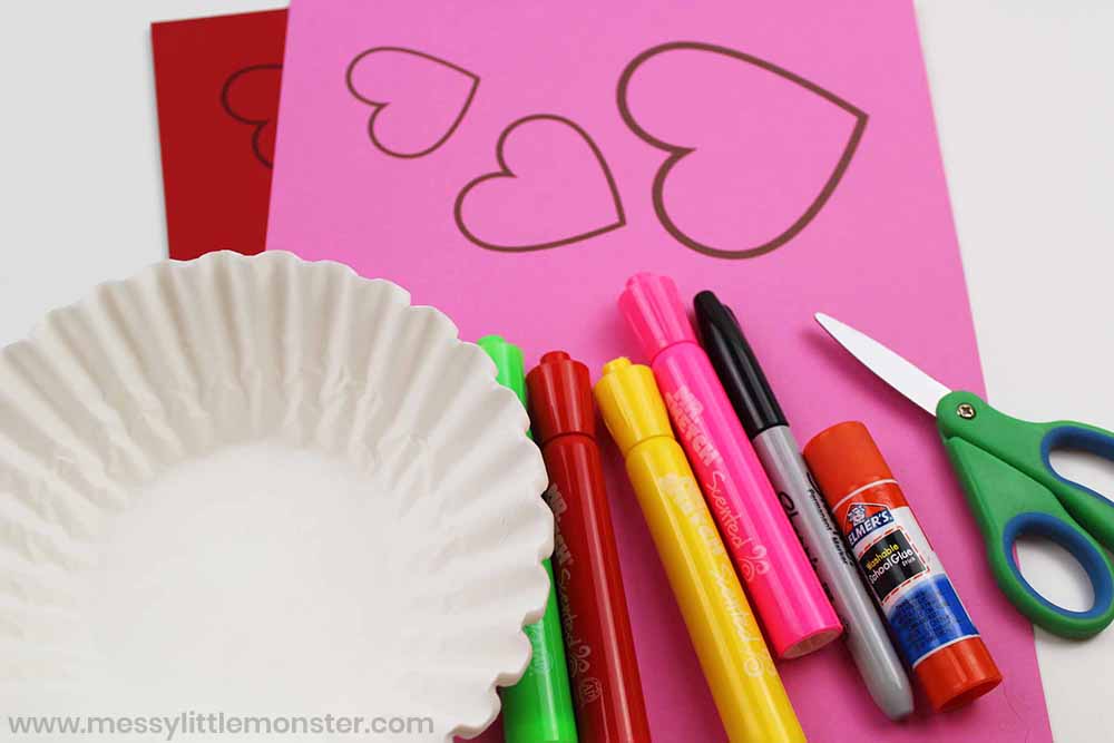 Valentine Heart Card - A fun heart craft for preschoolers - Messy Little  Monster