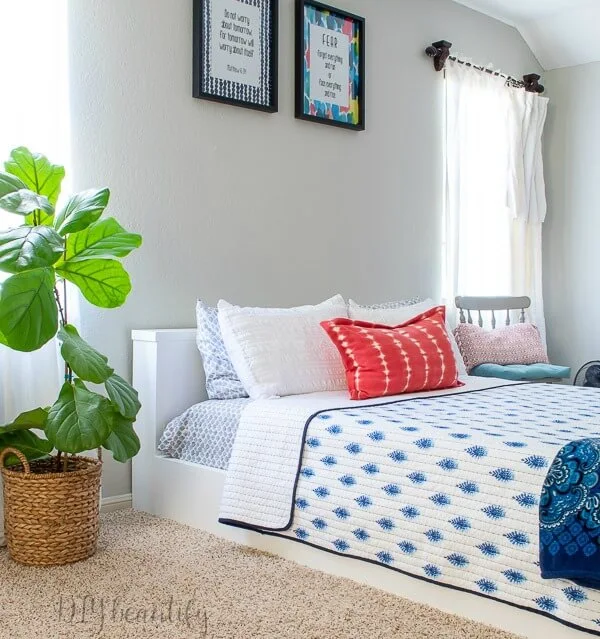 teen girl platform bed with blue and coral