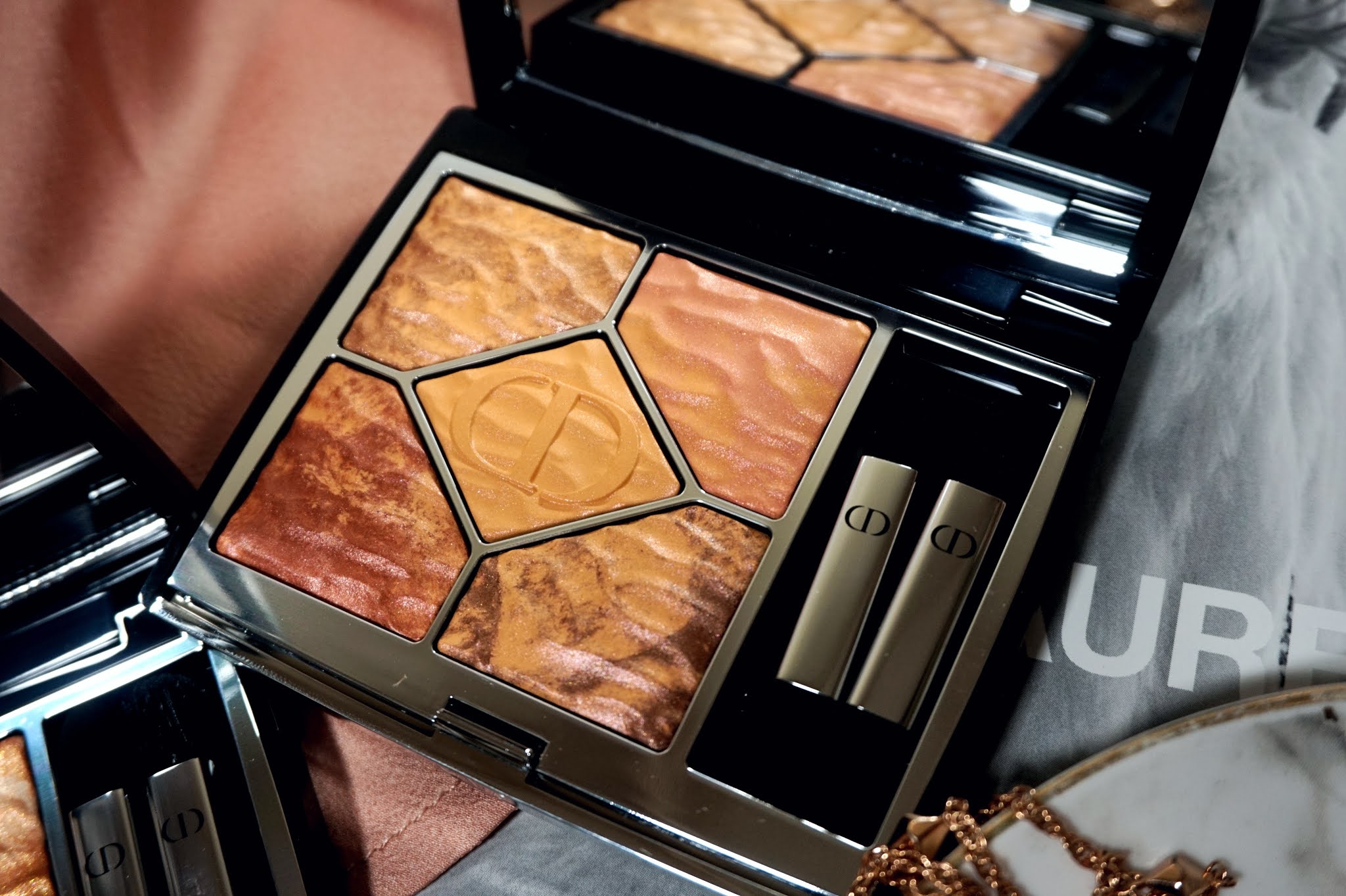 Dior Summer 2021 Dune & Mirage 5 Couleurs Eyeshadow Palette Review and Swatches