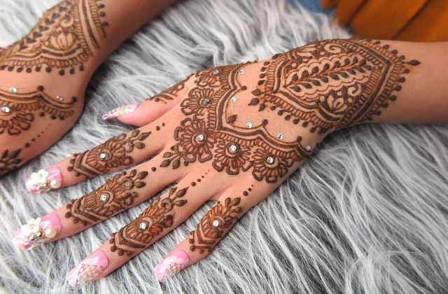 Gambar Henna Tangan / Simple Love Henna Designs Telapak Tangan