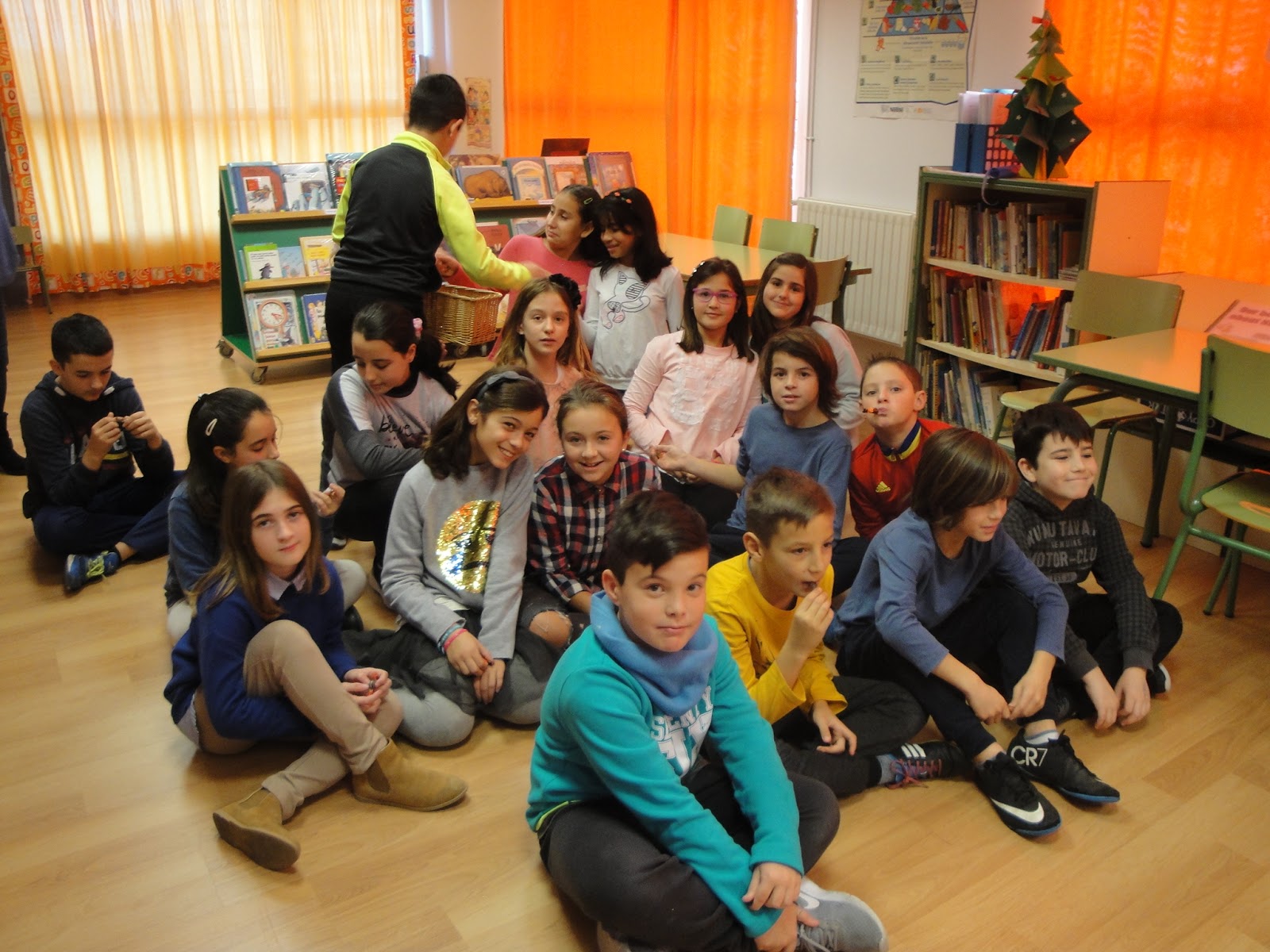 EL PATIO DE MI RECREO. OS CONTAMOS UN KAMISHIBAI LA ARAÑA DE NAZARET