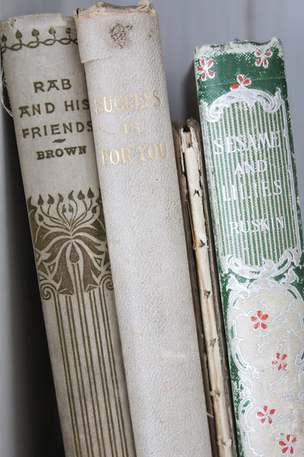 A Simple Spring Vignette Decorating With Books From Itsy Bits And Pieces Blog
