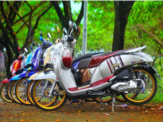 Modifikasi Honda Scoopy Jari Jari Ring 17 Dan 14 Paling Keren 2020