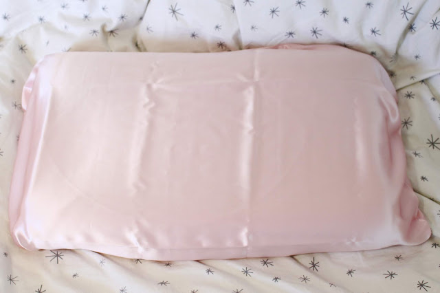 best silk gift ideas 2019, silkeroart etsy,  silkeroart blog review,  silkeroart  review,  silkeroart,  silkeroart shop,  silkeroart pillowcase, silk eye mask etsy, silk  silkeroart 