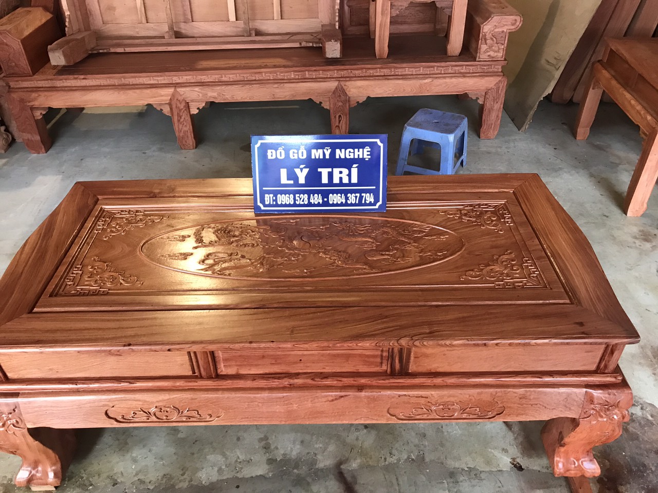 Bộ ghế ghê Đỉnh tay 12 gỗ hương đá và kệ tivi dài 2m4