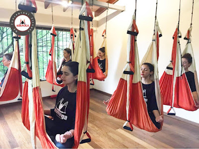 yoga, aeroyoga, aerial yoga, air yoga, fly, flying, suspension, columpio, trapeze, swing, latino america, cursos, formacion, teacher training