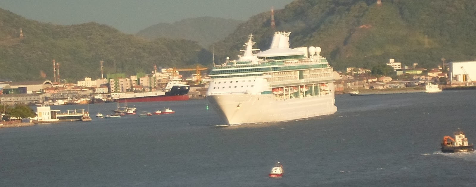 Cruzeiros e Navios Splendour of the