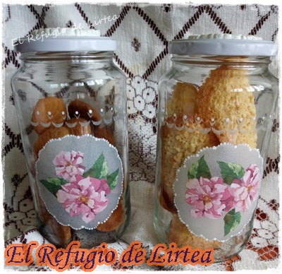 FRASCOS DE CRISTAL CON FALSO ESMERILADO Y DECOUPAGE