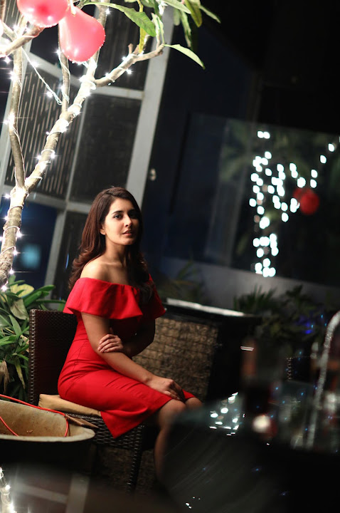 Raashi Khanna Birthday Celebration Photos