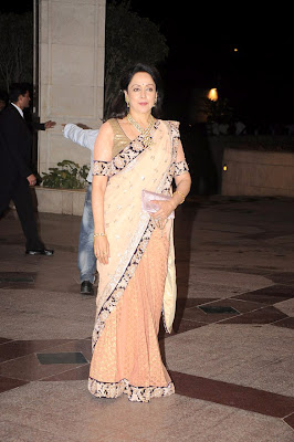 Actress Esha Deol's wedding sangeet ceremony pics,photo gallery