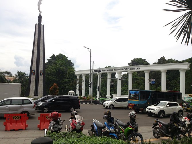 Tugu kujang icon kota Bogor