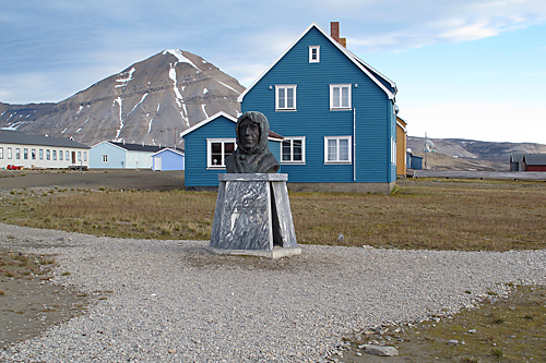 Roald Amundsen, NY Alesund