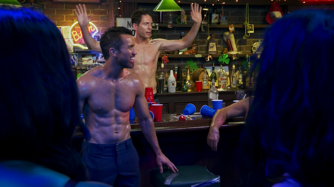 Glenn Howerton, Rob McElhenney & extras on It's Always Sunny in Ph...