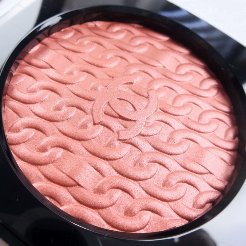 Chanel Holiday 2020 Collection LES CHAÎNES D’OR DE CHANEL Lenallure