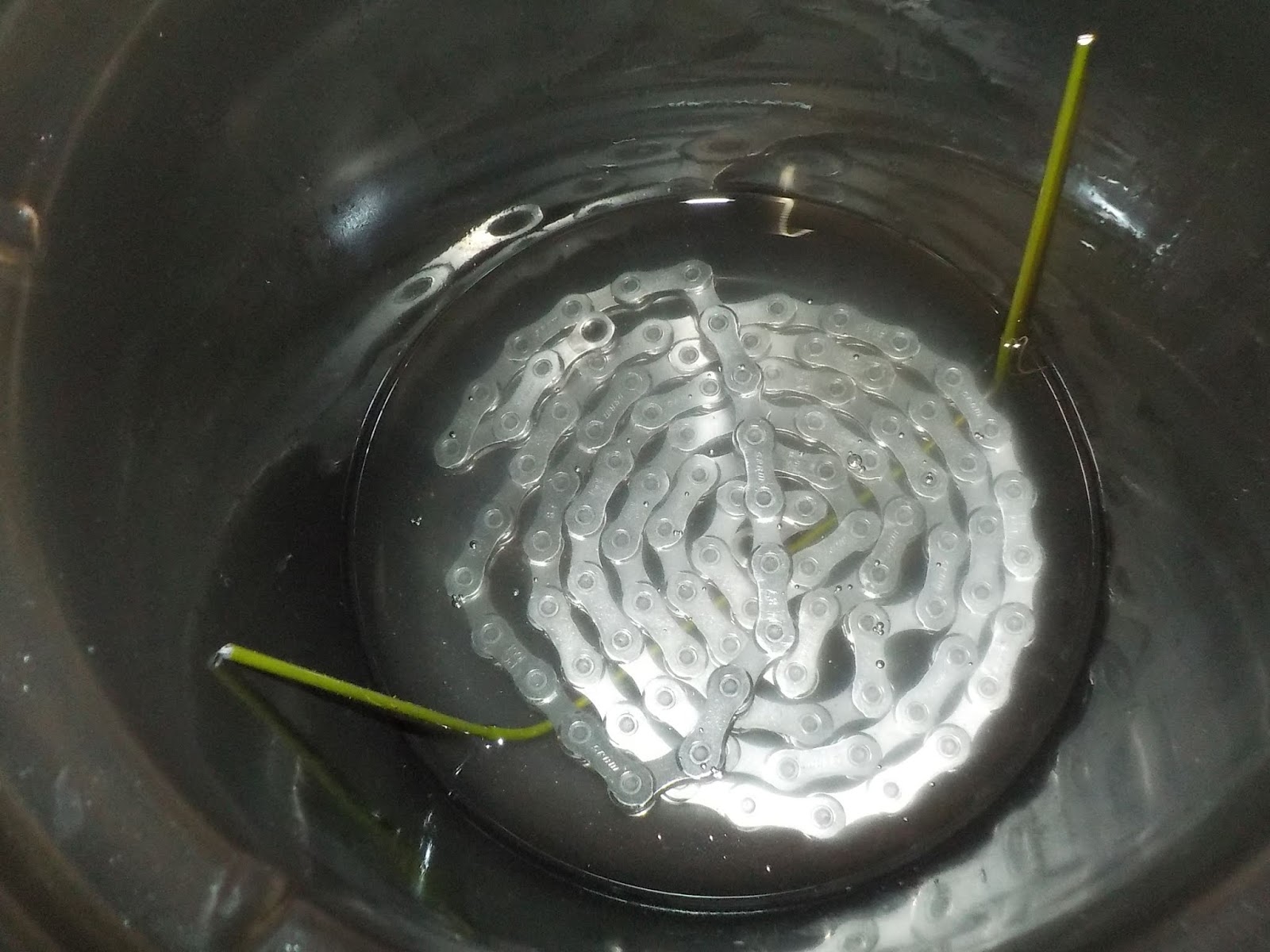 seeming verb waxing the chain