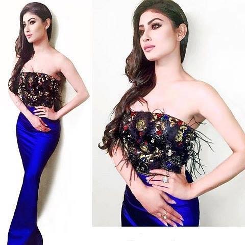 Mouni Roy Hot and Bold Pink Lips - HOTACTLK