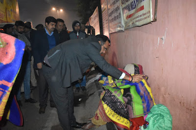 गया में कड़ाके की ठंड : डीएम ने गरीबों को बांटे कंबल, AnjNewsMedia