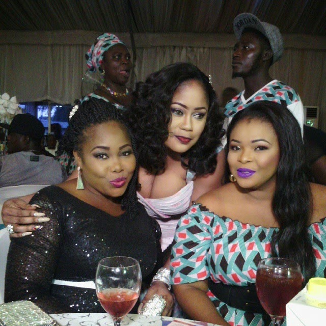 sikiratu sindodo exposes breasts sikiratu sindodo exposes breasts