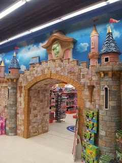 Детски магазин Hippoland декор на приказен замък 5
