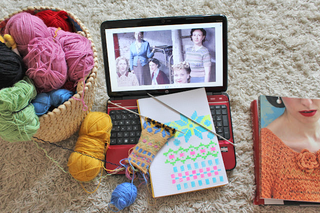 Wendy's Week - Swing & Swatching - ITV's Home Fires Knitting pattern swatch