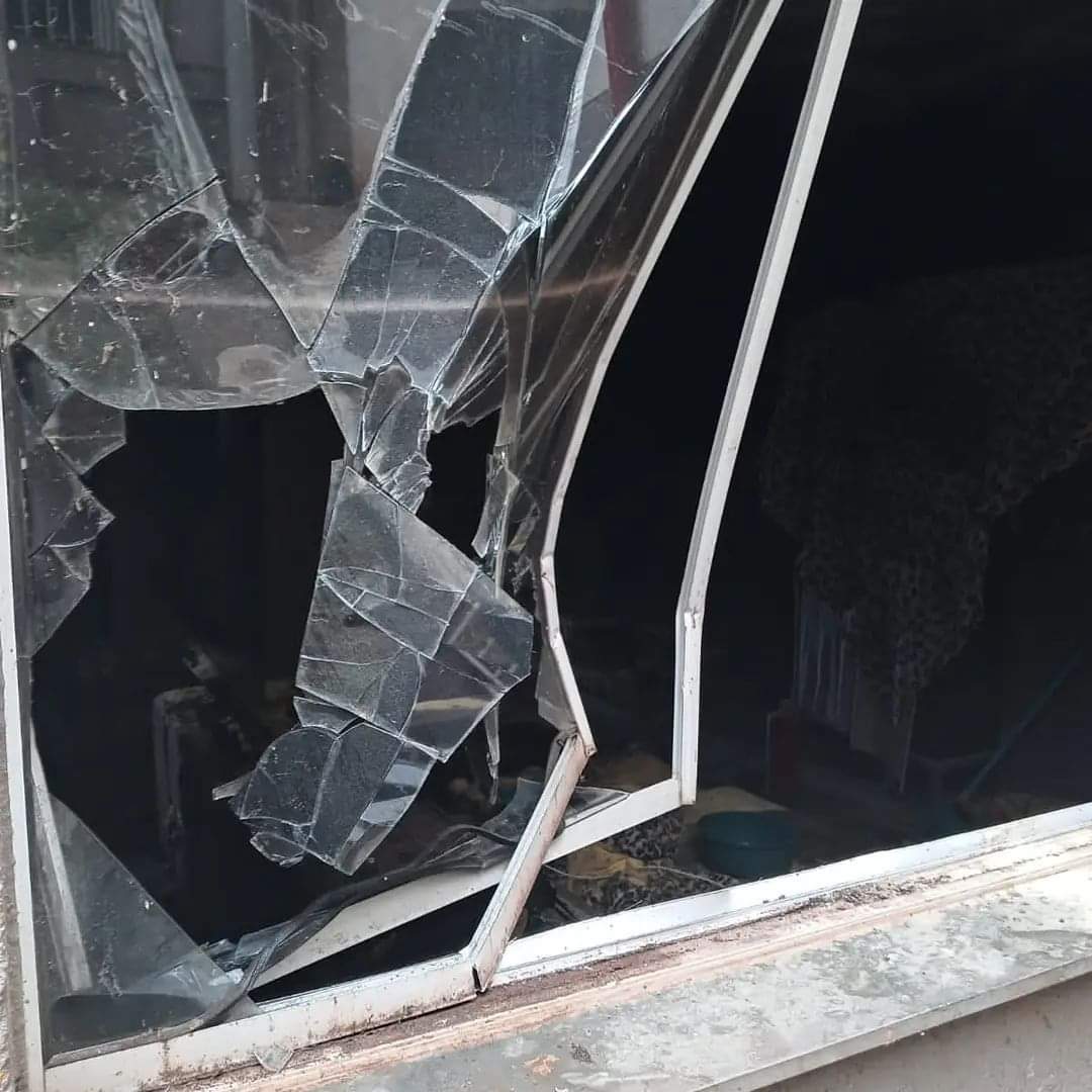 Apartamento pega fogo após quatro crianças serem deixadas sozinhas no Residencial Alto Bonito. Apartamento pega fogo após quatro crianças serem deixadas sozinhas no Residencial Alto Bonito.