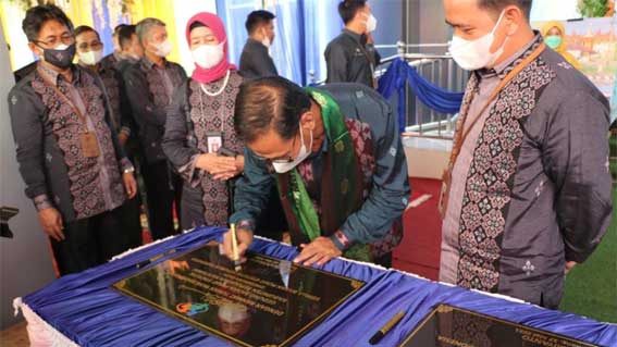 Suhariyanto meresmikan tiga unit gedung kantor BPS di Pasaman