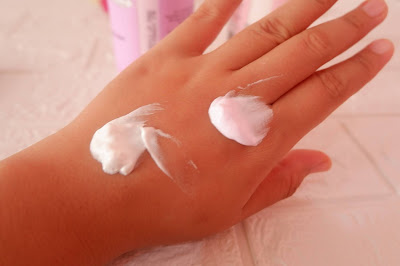 body lotion scarlett whitening tekstur creamy dan padat