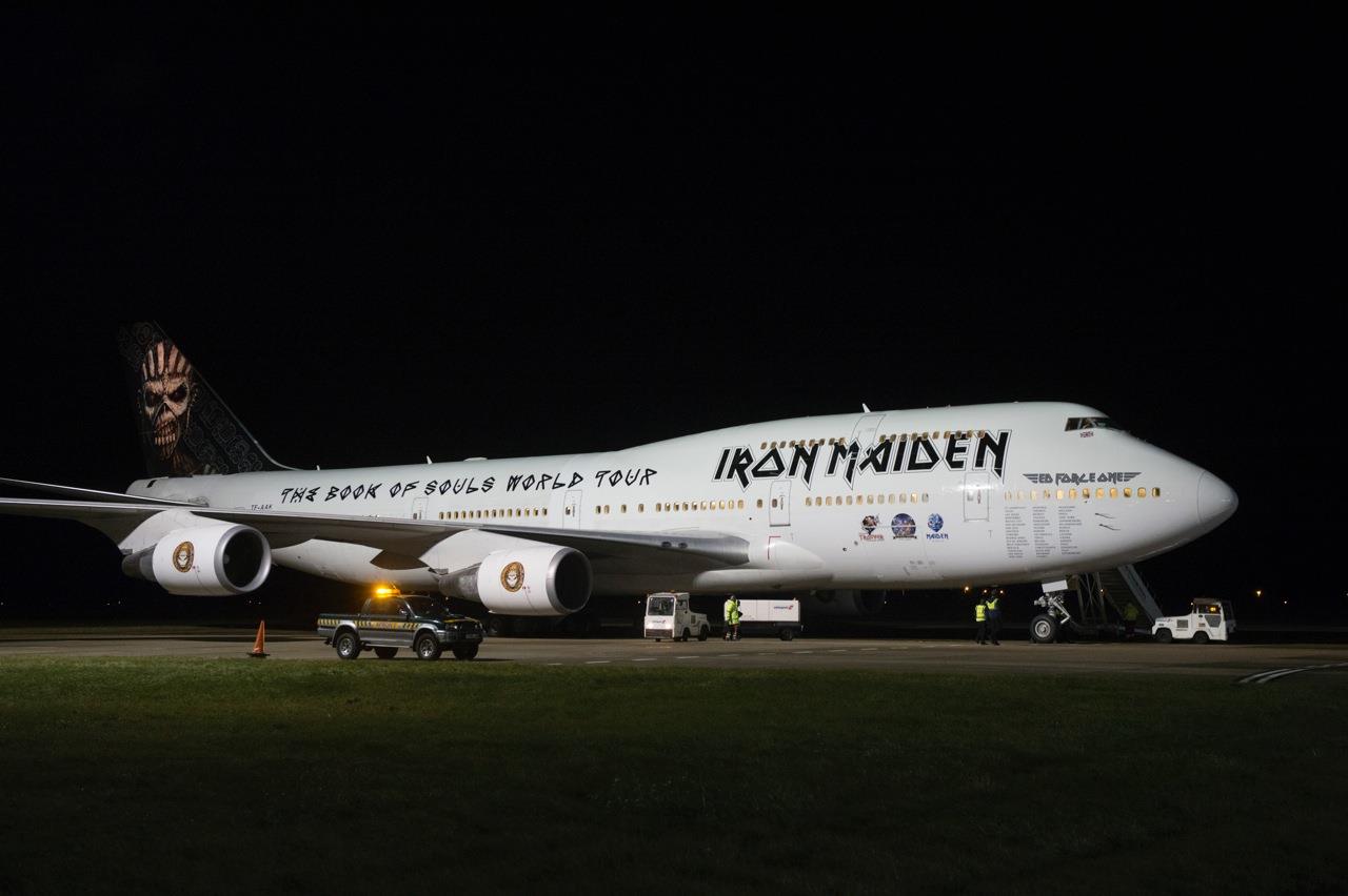 iron maiden tour 2016 airplane