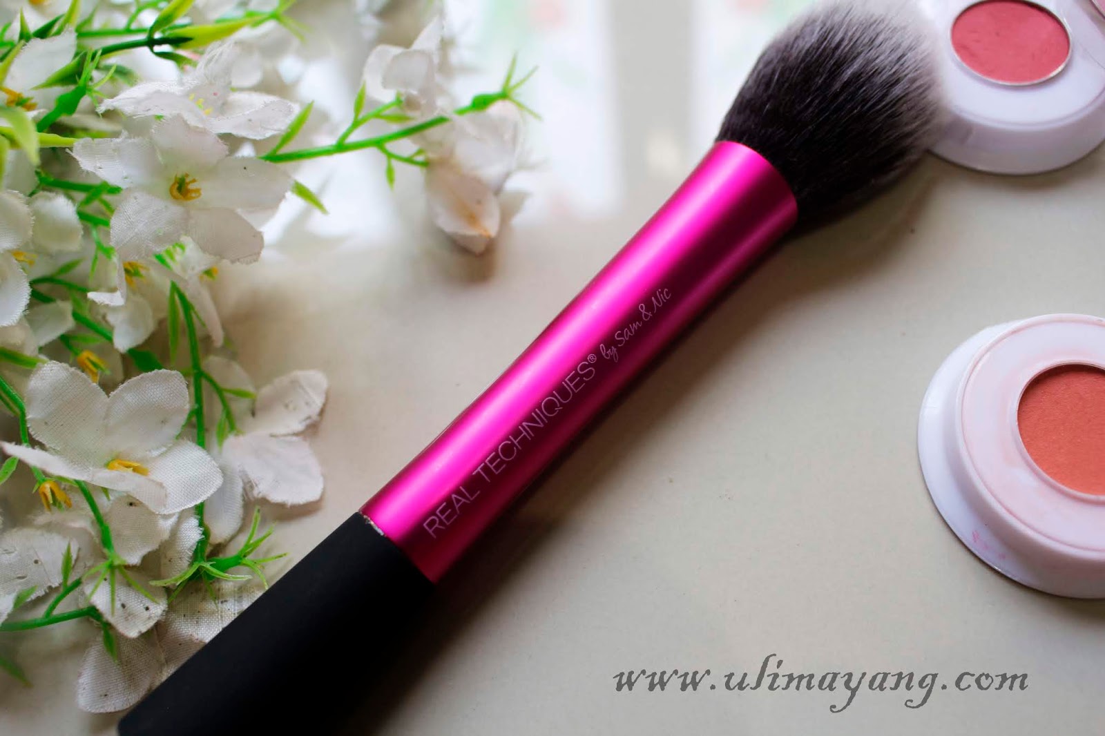uli mayang kuas blush brush real techniques by sam & nic